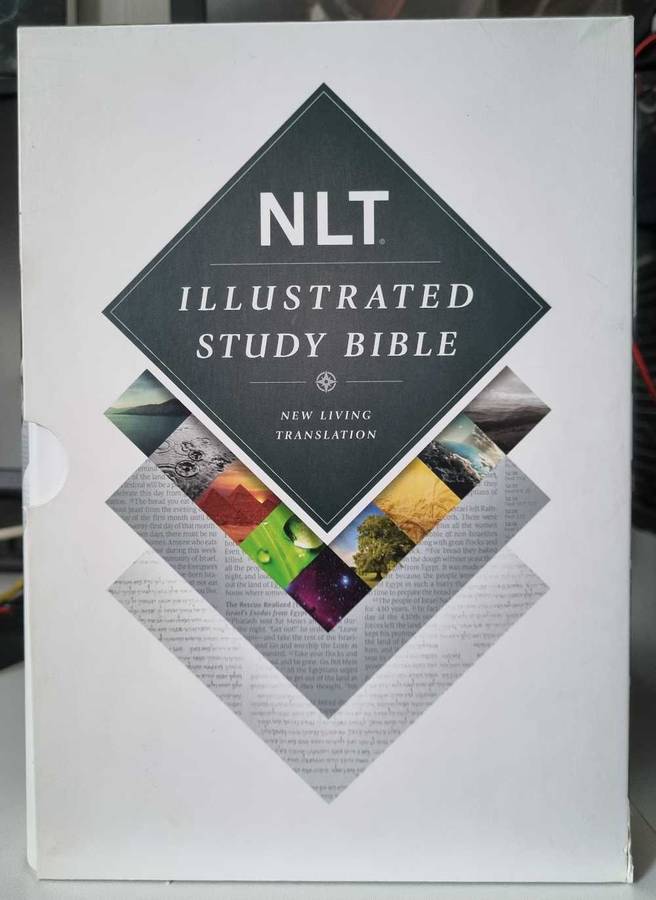 NLT Illustrated Study Bible & Bible Combo