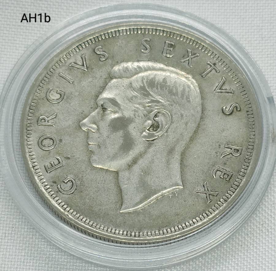 1952 Union of SA crown - 5 shillings - .500 silver - in capsule
