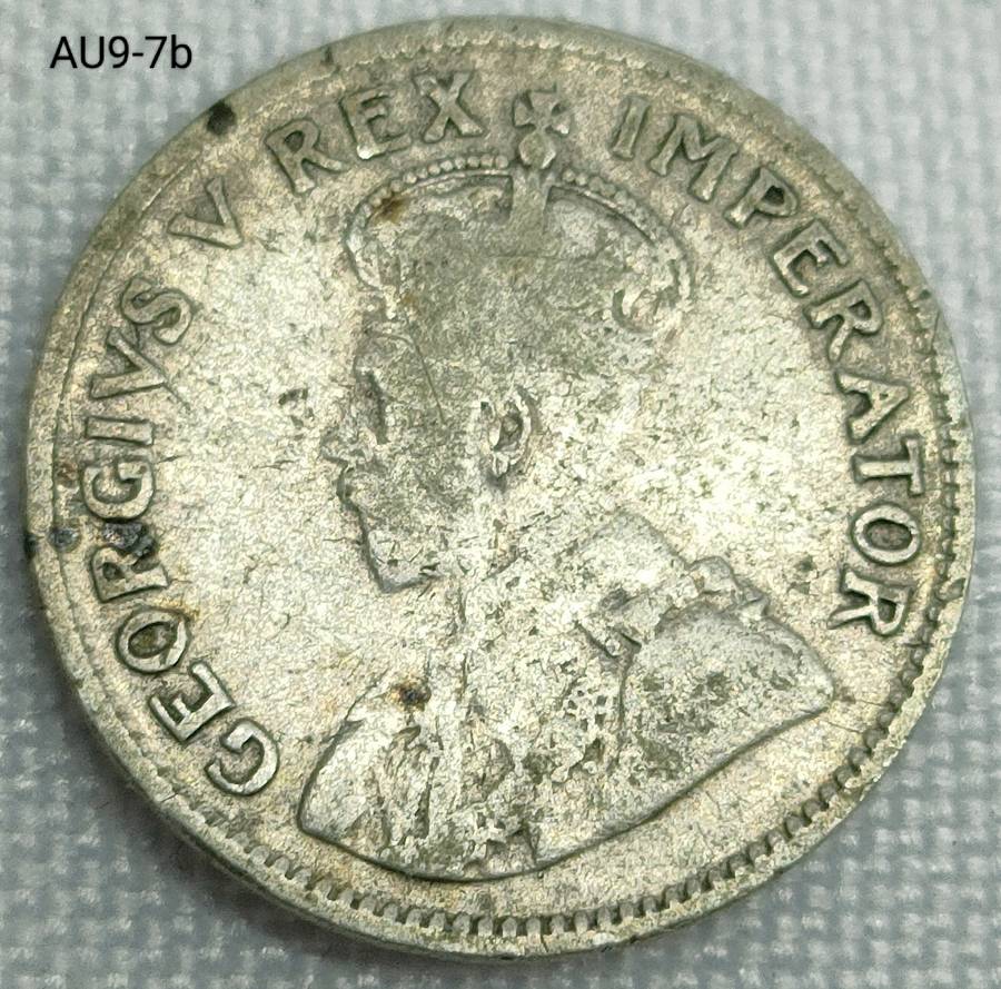 1933 Union of SA threepence - tickey - .800 silver coin