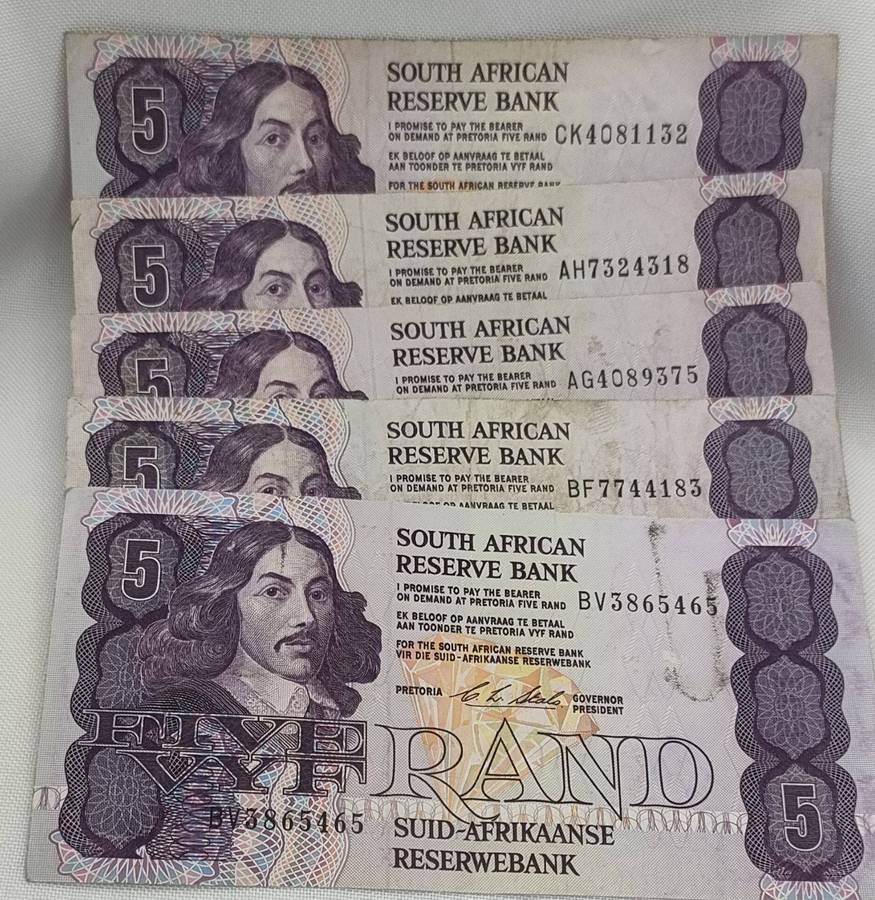 SARB banknote set - 5 x R5 - various governors - very good condition-not legal tender