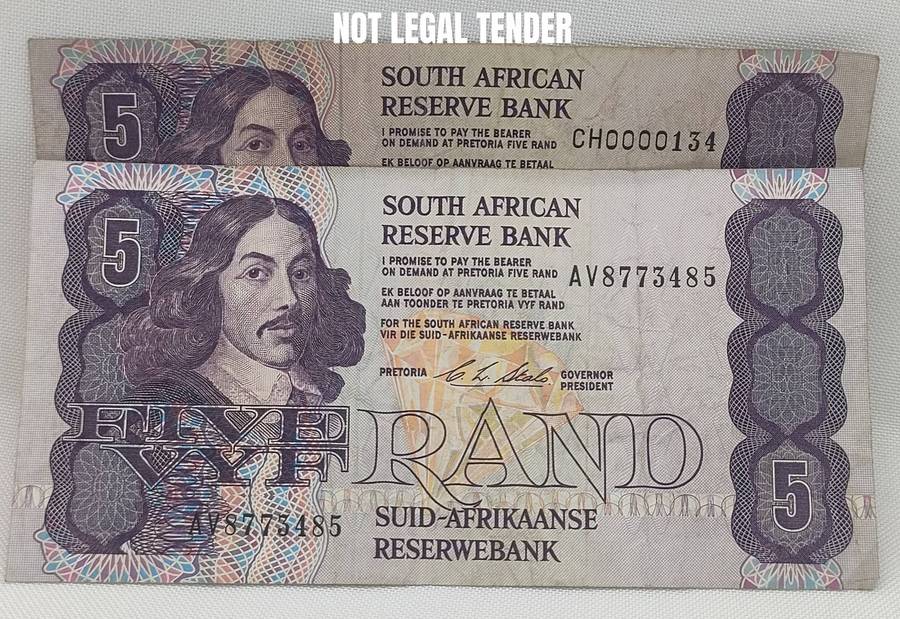 SARB banknotes - R5 - CL Stals- good condition - 2 notes - not legal tender