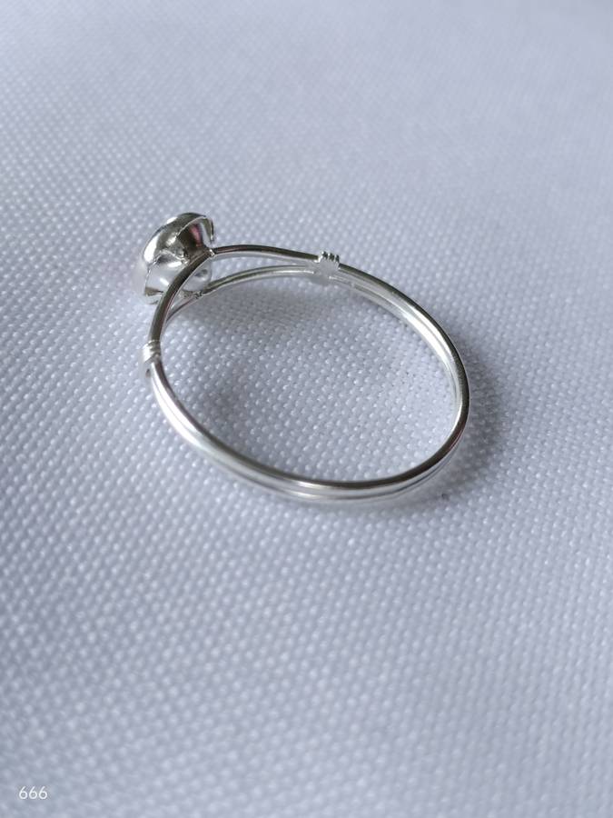 New Sterling Silver Austrian Crystal ring: Size US7