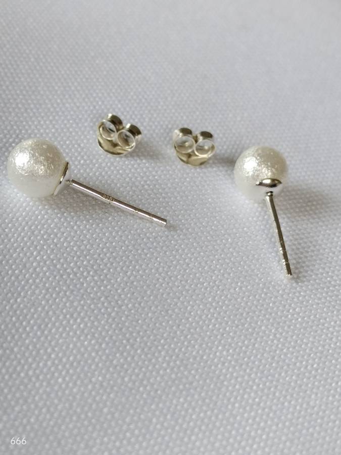 New Sterling Silver Pearl earrings: Gorgeous design