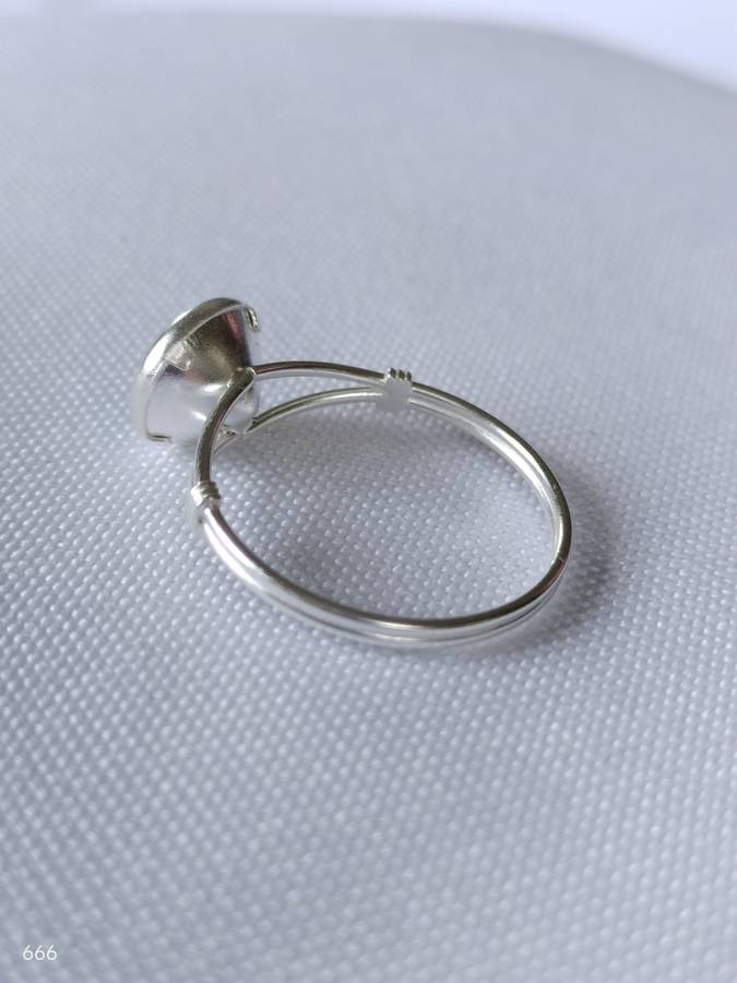 New Sterling Silver Austrian Crystal ring: Size US7