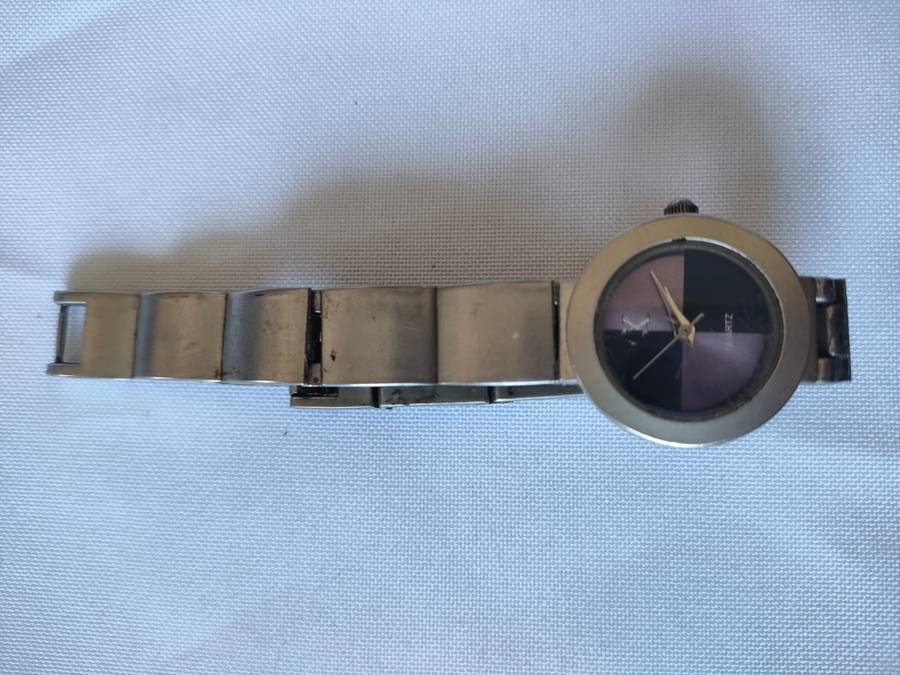 Vintage Daniel Klein Ladies Quartz watch: Non-runner: Requires battery