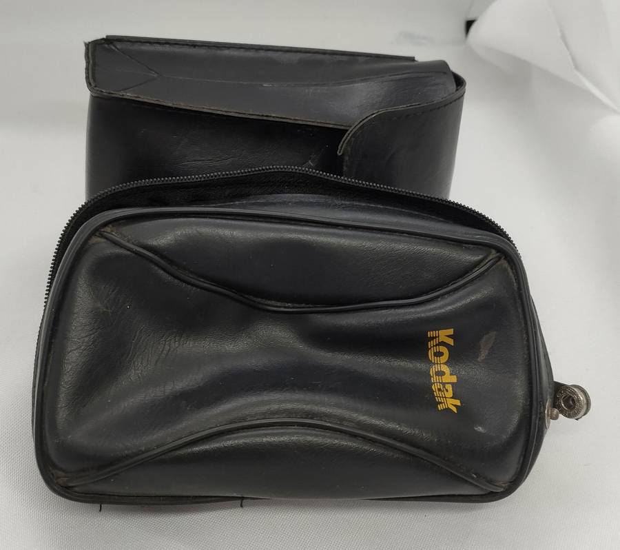 Vintage lot of 3 cameras- 2 in bags - appears in excellent condition - selling as is - only one bid