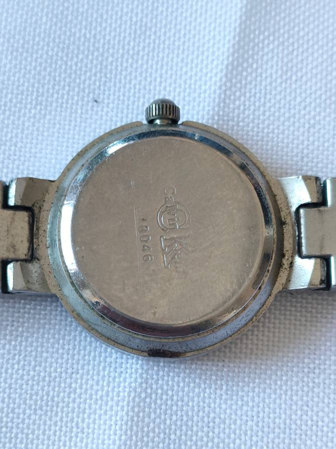 Vintage Daniel Klein Ladies Quartz watch: Non-runner: Requires battery