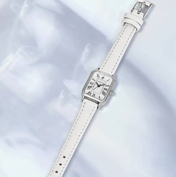 Vintage Style Quartz Wrist Watch - White Strap