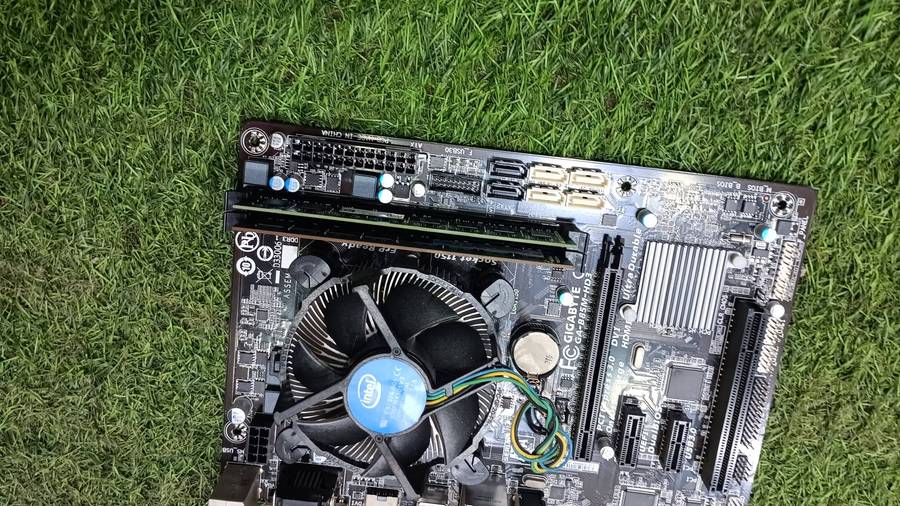 Gigabyte GA-B85M-HD3 Motherboard Combo  Intel i7 4790 | 16GB RAM | Cooler | Backplate