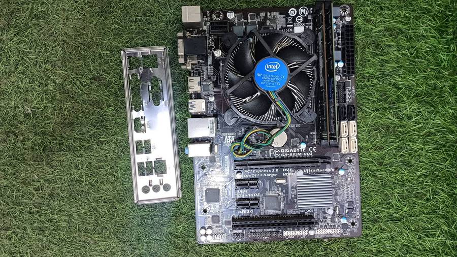 Gigabyte GA-B85M-HD3 Motherboard Combo  Intel i7 4790 | 16GB RAM | Cooler | Backplate