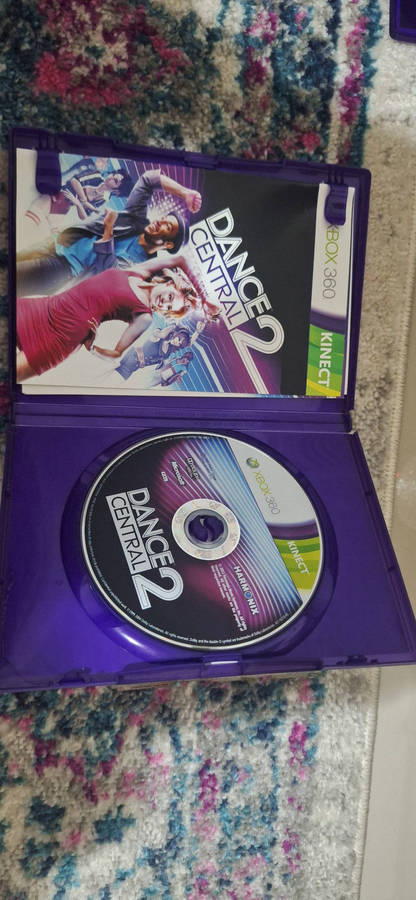 Xbox 360 S Bundle  Console + 2 Controllers + Kinect + 14 Games