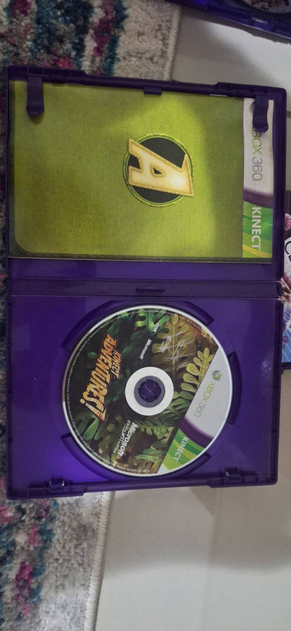 Xbox 360 S Bundle  Console + 2 Controllers + Kinect + 14 Games