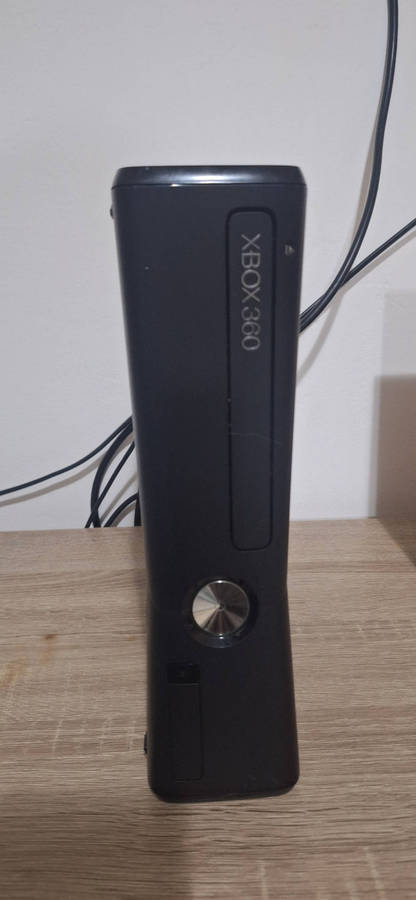 Xbox 360 S Bundle  Console + 2 Controllers + Kinect + 14 Games