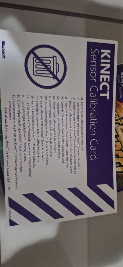 Xbox 360 S Bundle  Console + 2 Controllers + Kinect + 14 Games