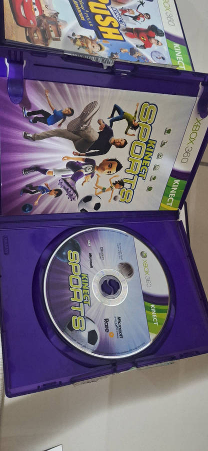 Xbox 360 S Bundle  Console + 2 Controllers + Kinect + 14 Games