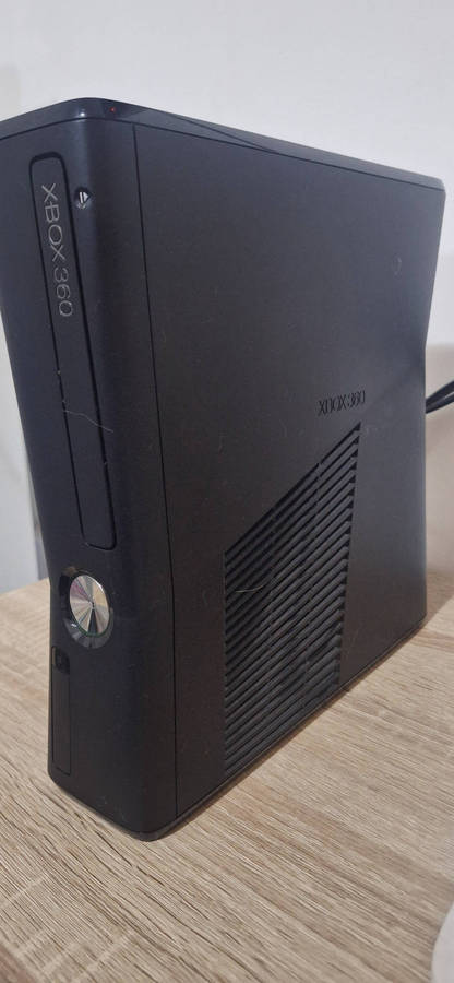 Xbox 360 S Bundle  Console + 2 Controllers + Kinect + 14 Games