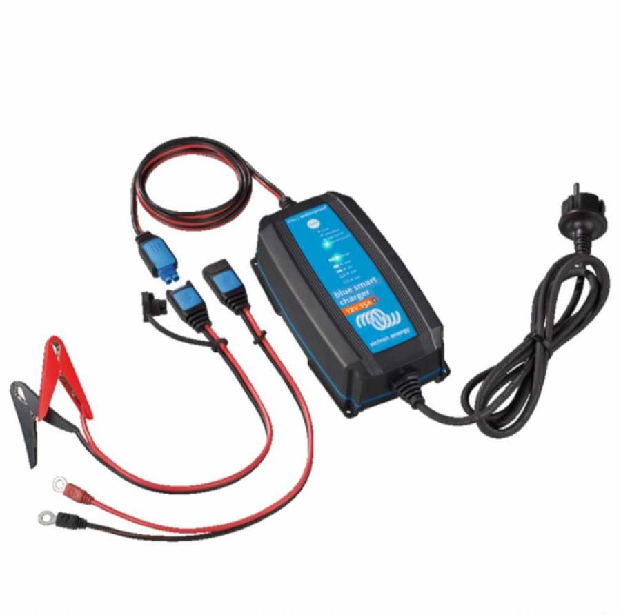Blue Smart IP22 Charger 12/15(1) 230V CEE 7/7