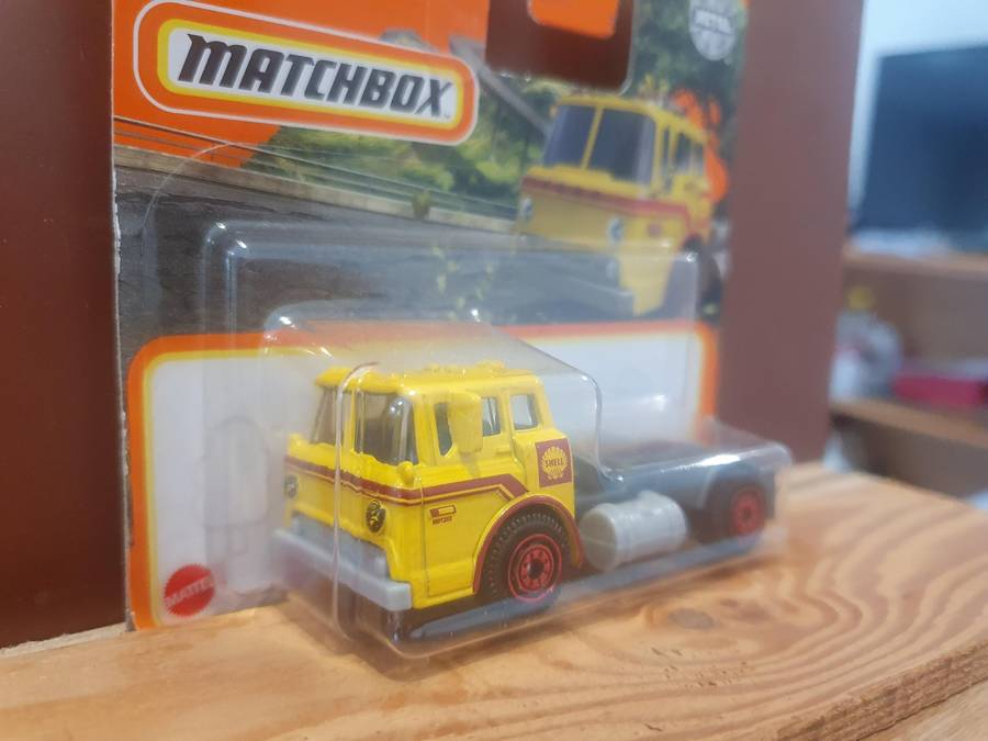 MATCH BOX    TRUCK   1965 FORD