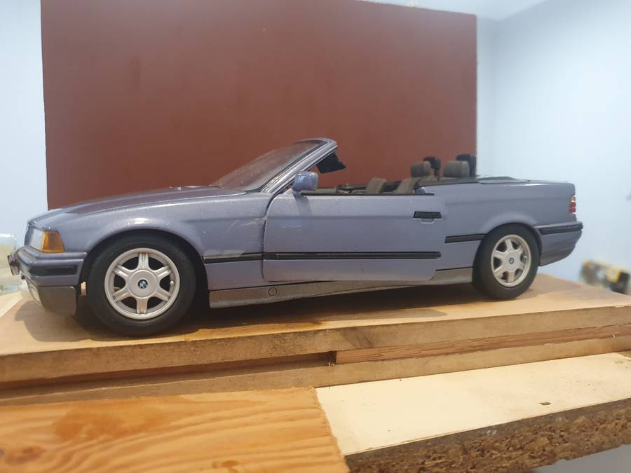 BMW      325 I      CONVERTABLE