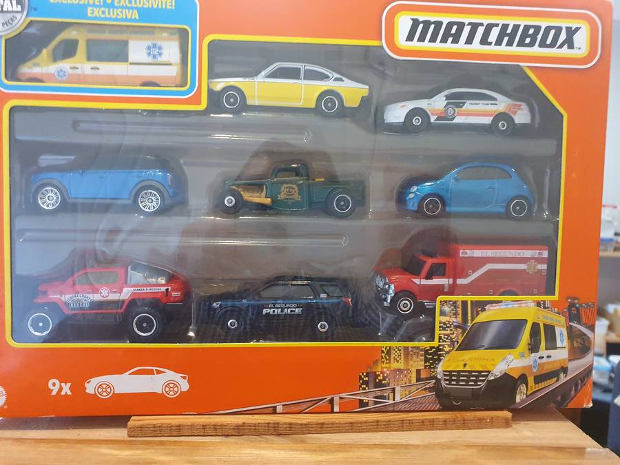 MATCHBOX    9       MODELS  IN ORIGINAL      BOX