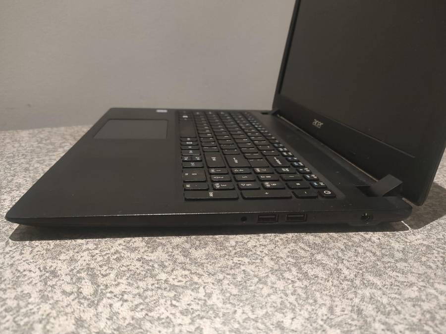 Acer Aspire 3 Intel Core i5-7th Gen 15.6" Display 8GB RAM 1TB Storage WINDOWS 10