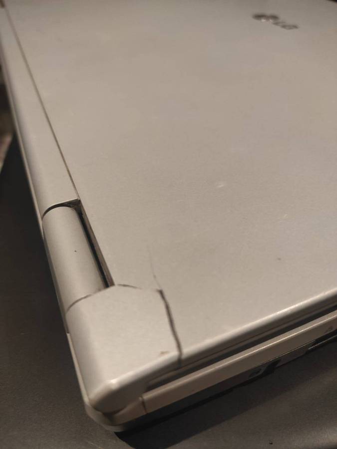 LG E500 Intel Celeron 15.6" Display 1GB Ram 320GB HDD Windows 10