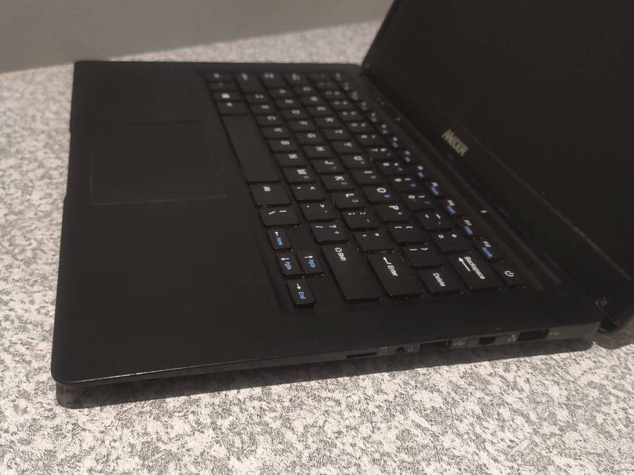 Mecer Laptop CG14D15 14" Display For Spares/Repairs