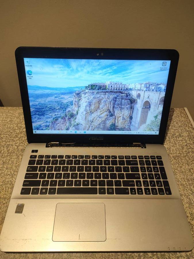 Acer X555L Intel Core i7 Processor 15.6" Display 8GB Ram 1TB HDD Windows 10