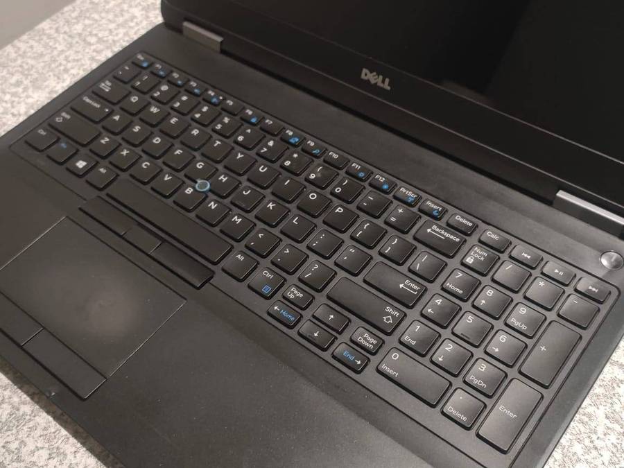 Dell Latitude 5570 Intel Core i7 CPU 8GB DDR4 RAM 256GB M.2 SSD Radeon 2GB R7 M360 Graphics Win 10