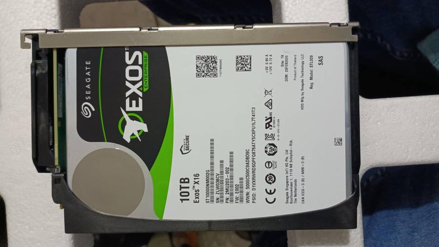 10TB Seagate Exos X16 ST6000NM002G 10TB SAS DRIVE