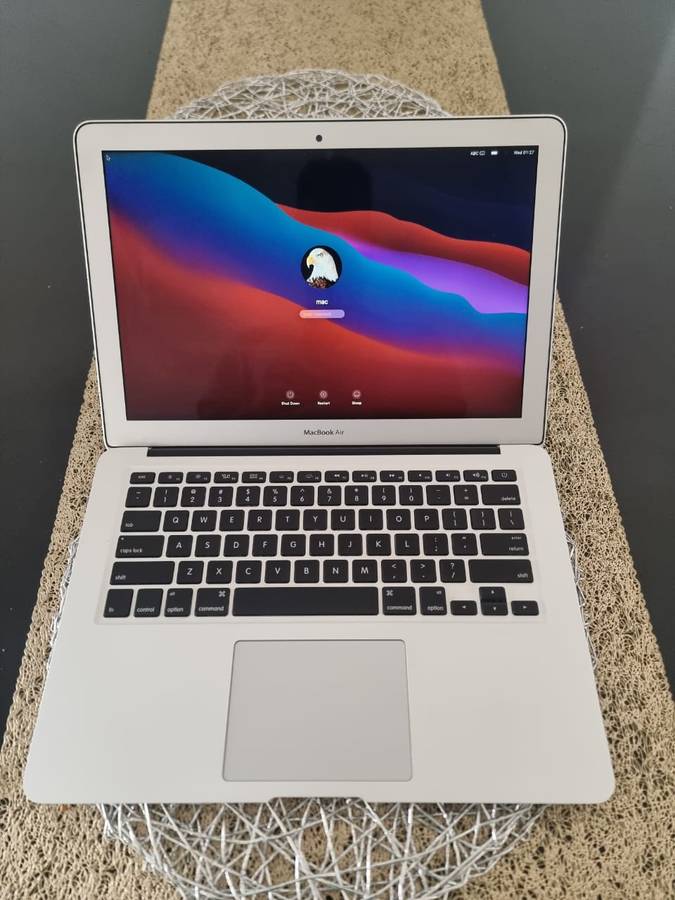 MacBook Air 2014 13" in Working condition on battery Service Recommended