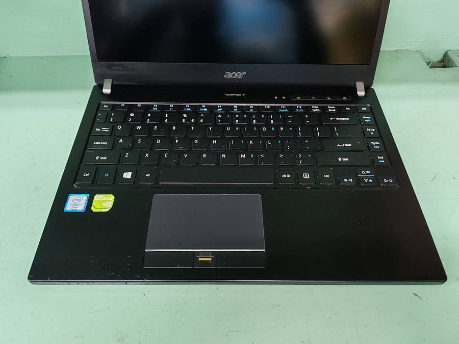6th gen core i7 acer travelmate laptop 8gb ram256ssd