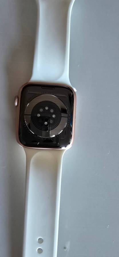 Apple Watch Series 6 44mm, GPS and Cellular, 32GB.