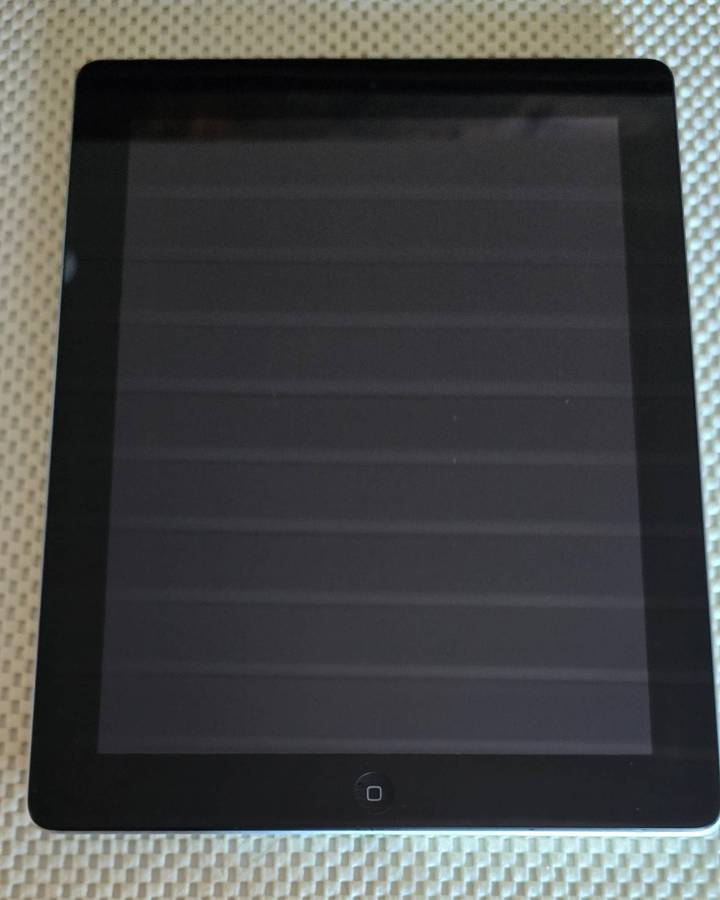 Apple Ipad 4th Generation, 32GB, Wi-Fi and Cellular.