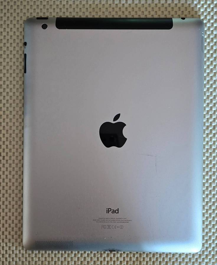 Apple Ipad 4th Generation, 32GB, Wi-Fi and Cellular.