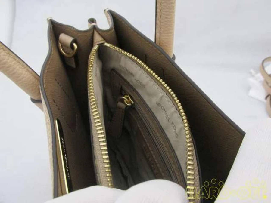 MICHAEL KHORS MEDIUM MERILYN SAFFIANO TOTE BAGS