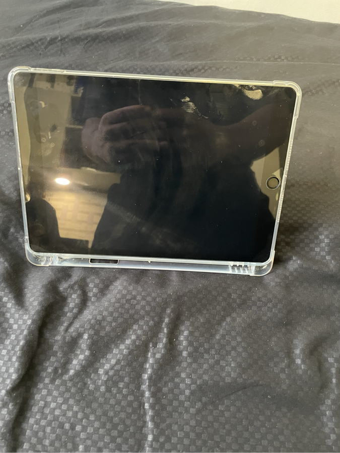 Ipad 9th gen + cover