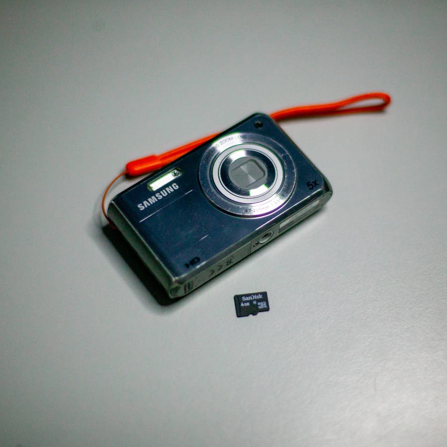 Samsung DV100 Digital Point & Shoot