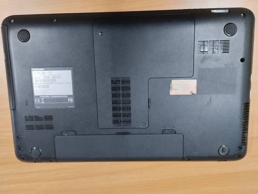 Toshiba C850 Laptop