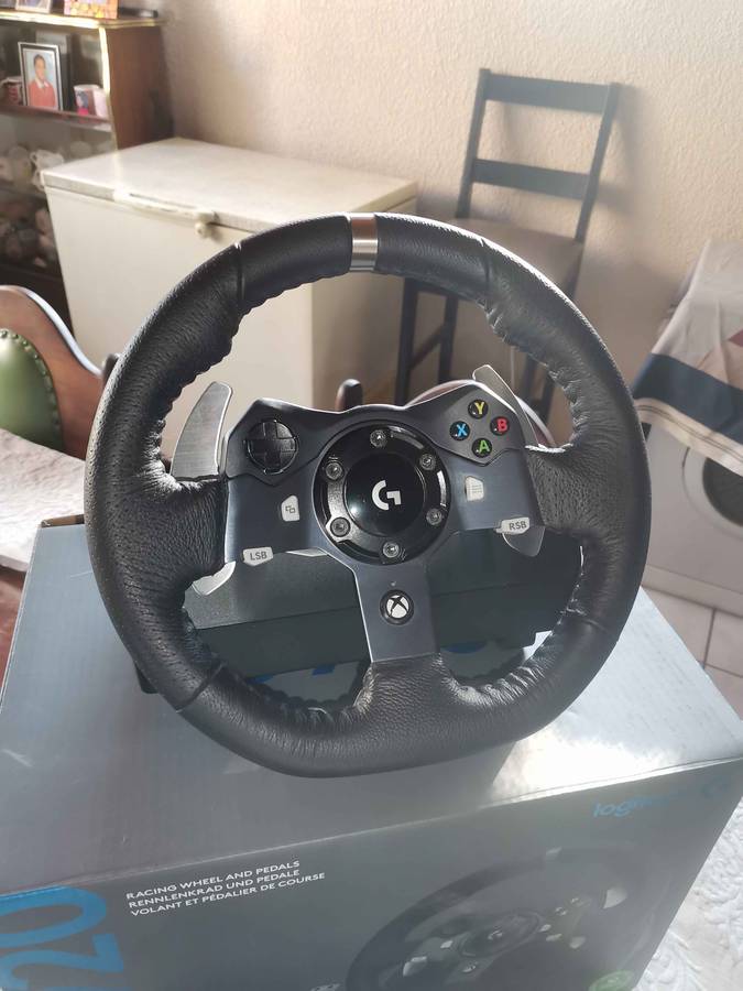Logitech G920 Driving Force Racing Wheel
