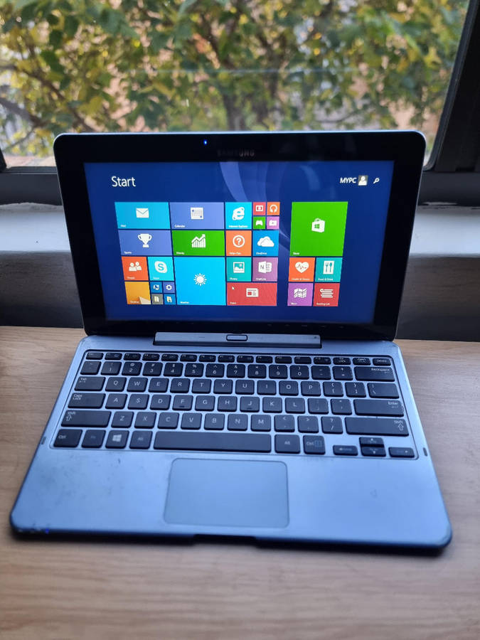 SAMSUNG WINDOWS TABLET WITH KEYBOARD 2GB RAM 64GB