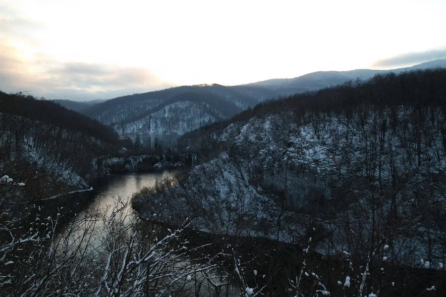 Pristine SAMSUNG NX3000 MIRRORLESS CAMERA Bundle