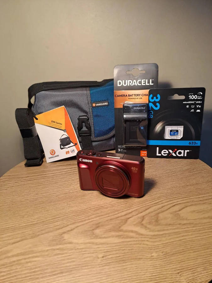 Canon PowerShot SX720HS Bundle
