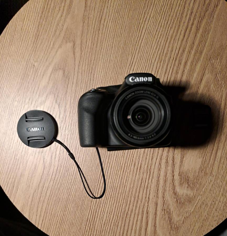 NEW CANON SX520HS Digital Bridge camera