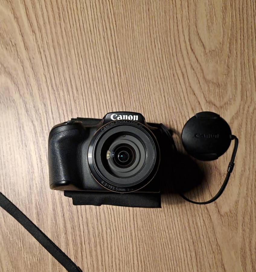 CANON SX430IS BRIDGE CAMERA (BASICALLY NEW)