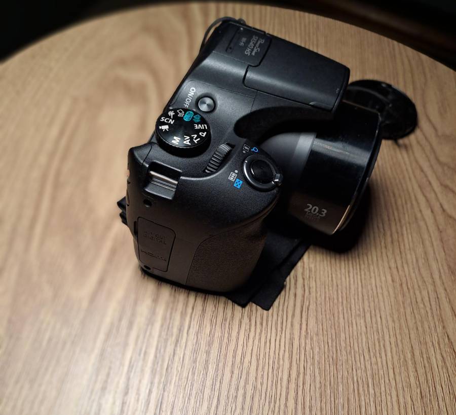 BRAND NEW CANON POWERSHOT SX540HS BUNDLE