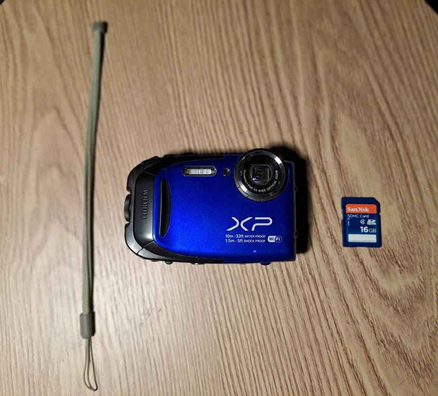 FUJIFILM FINEPIX XP70 RUGGED UNDERWATER DIGITAL CAMERA