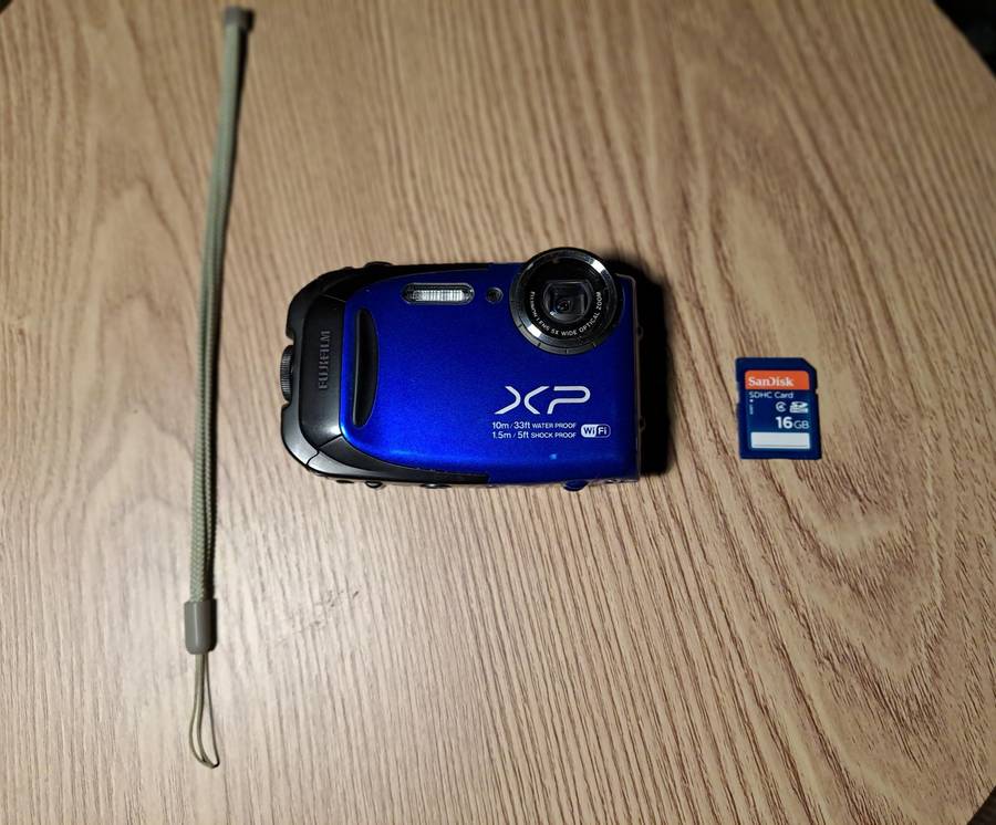 FUJIFILM FINEPIX XP70 RUGGED UNDERWATER DIGITAL CAMERA