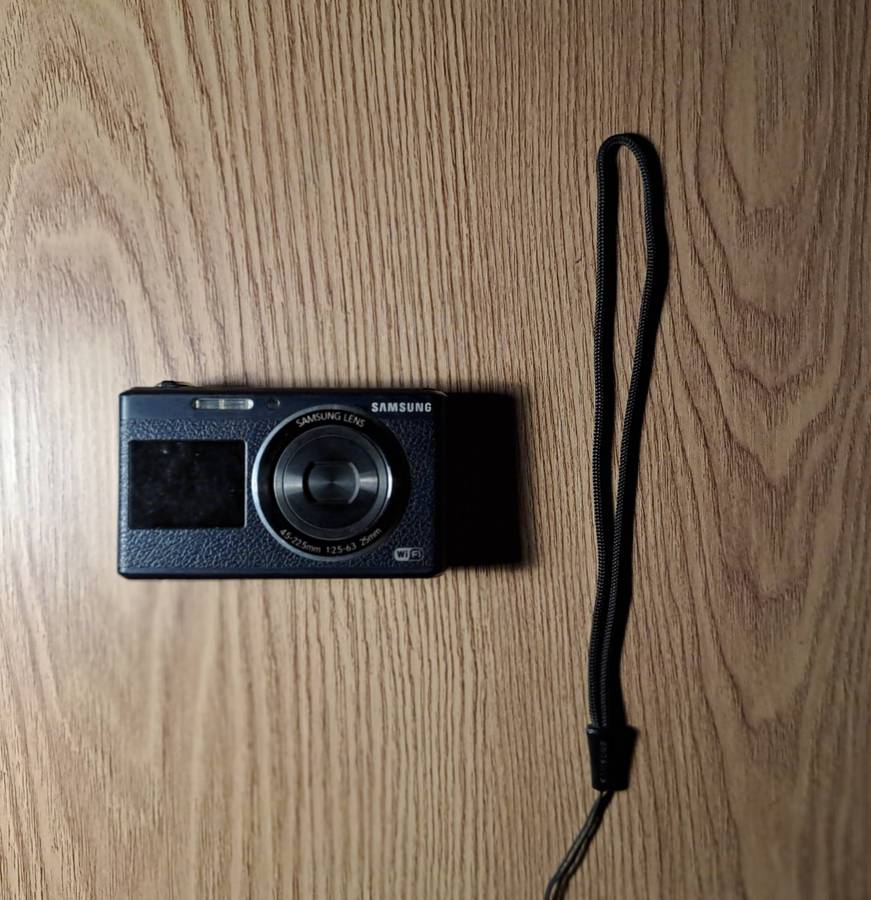 Samsung DV180F Dual Screen digital camera
