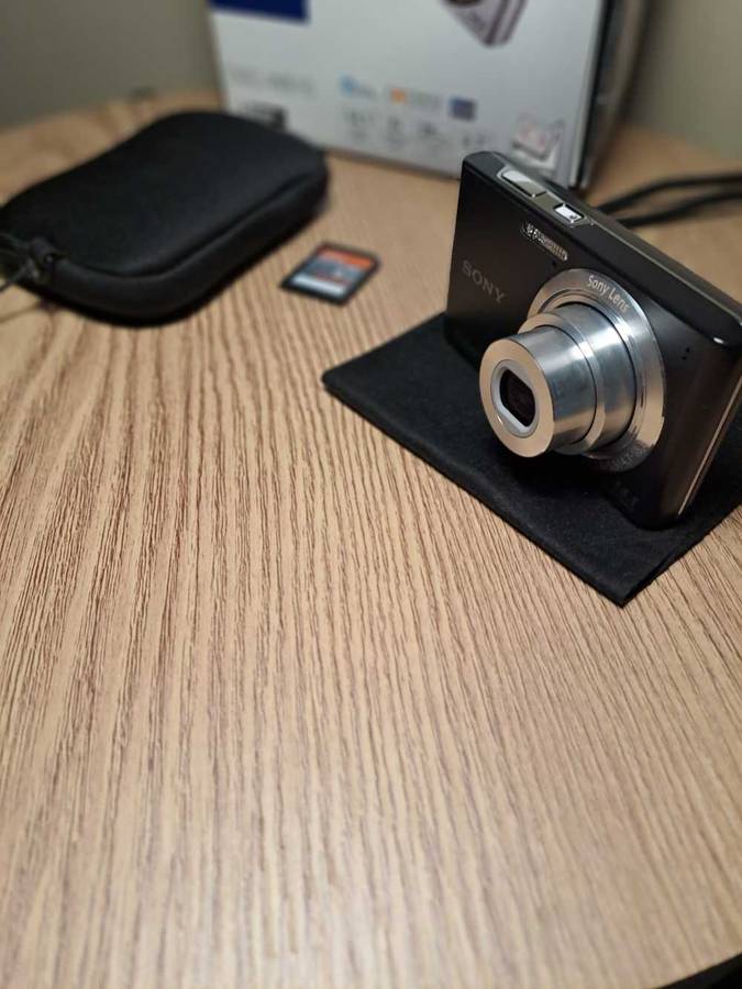 Sony DSC W610 Digital camera bundle